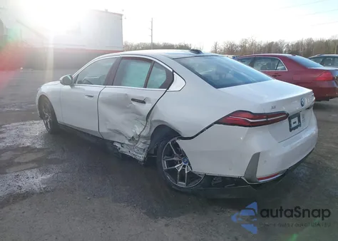 2025 BMW I5 xDrive40 z USA, uszkodzony, nr VIN WBY13HG01SCS56728